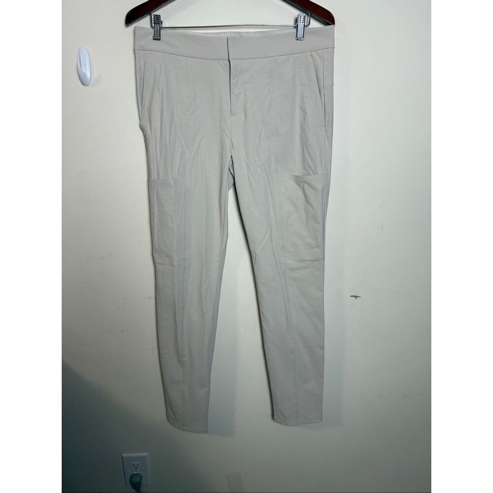 Athleta Wander Stash Skinny Pant Women’s Size 10 Beige Khaki Travel Hiking Activ
